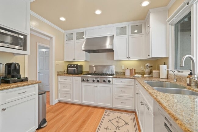 Building Photo - 3172 Morris Dr