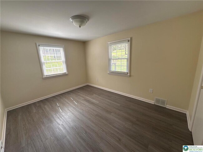 Building Photo - 3676 Lower Saucon Rd