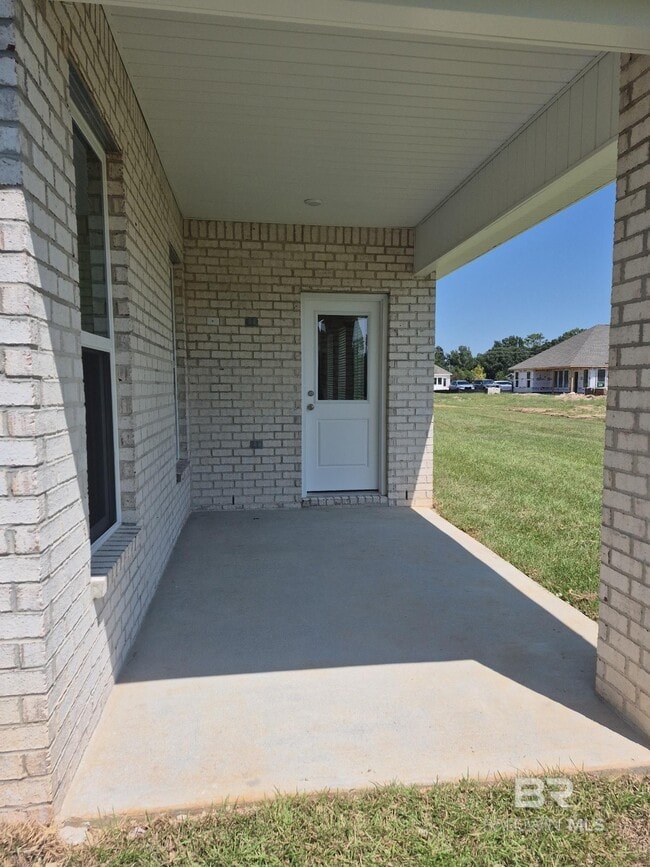 Building Photo - 19293 E Ridge Dr
