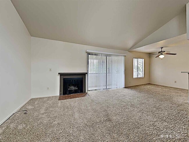 Building Photo - 2624 Sunny Slope Dr