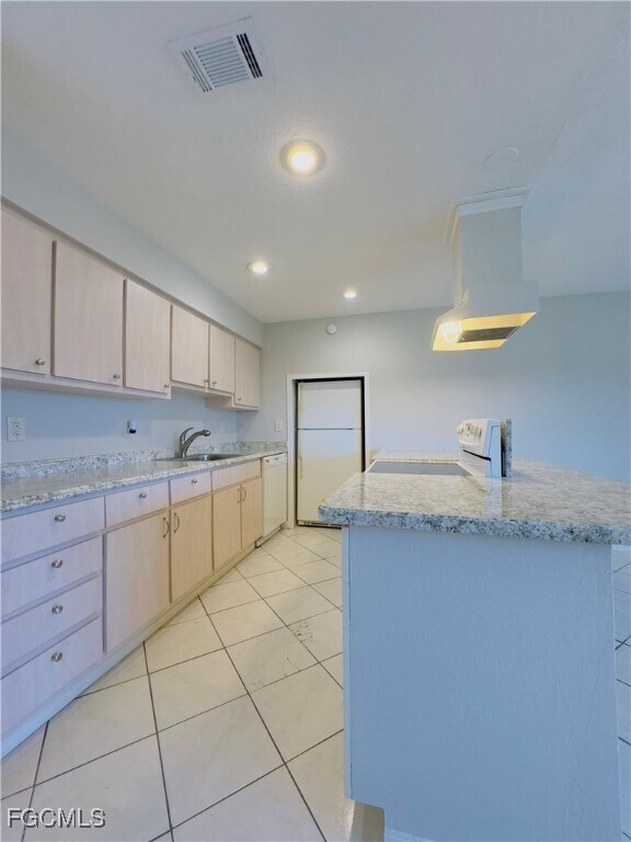 Building Photo - 913 Hudson Ave