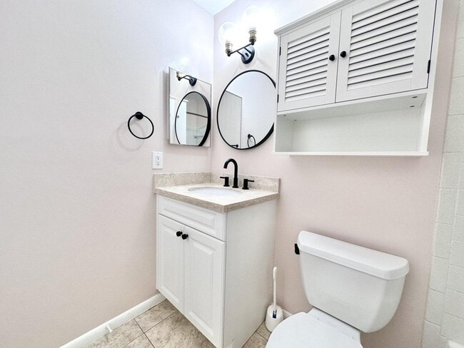 Building Photo - 104 Lakewood Dr