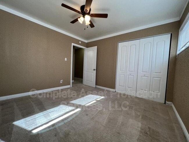 Building Photo - 7728 Catalpa Ave