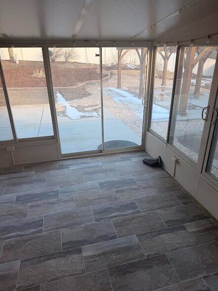 Building Photo - 1002 Barbi Ct