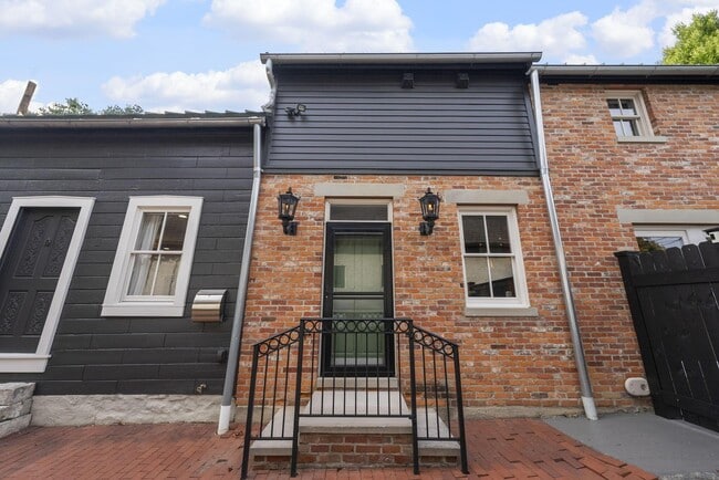 Building Photo - 610 City Park Ave