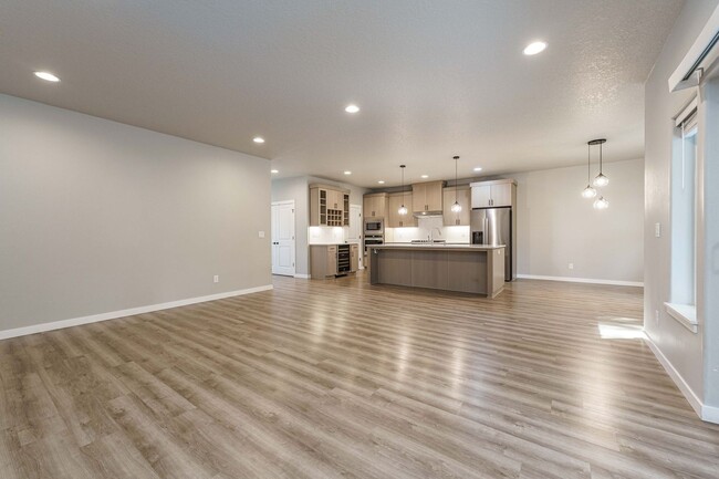 Building Photo - Spacious 4BR Modern Retreat and Luxury Liv...