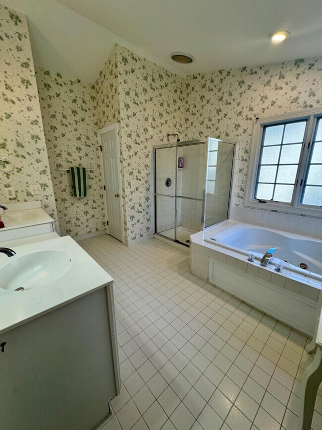 Building Photo - 12385 Cold Stream Guard Ct