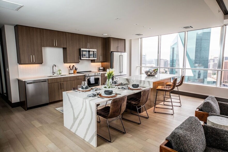 The National Residences 1401 Elm St Dallas TX 75202 Apartment Finder