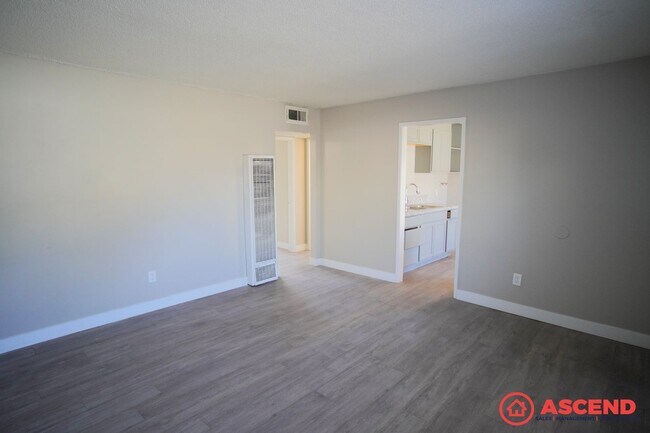 Building Photo - 117 Woodrow Ave