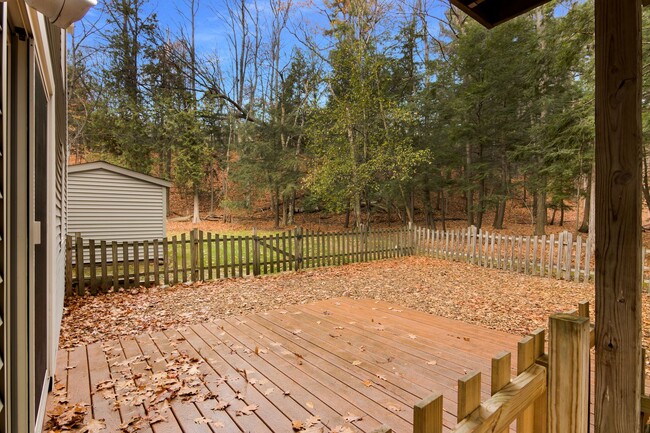 Building Photo - Charming Home at the Base of Old Mission Peninsula