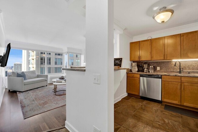 Building Photo - 30 E Huron St