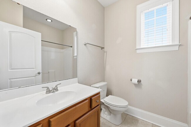 Building Photo - 109 Lac Courte