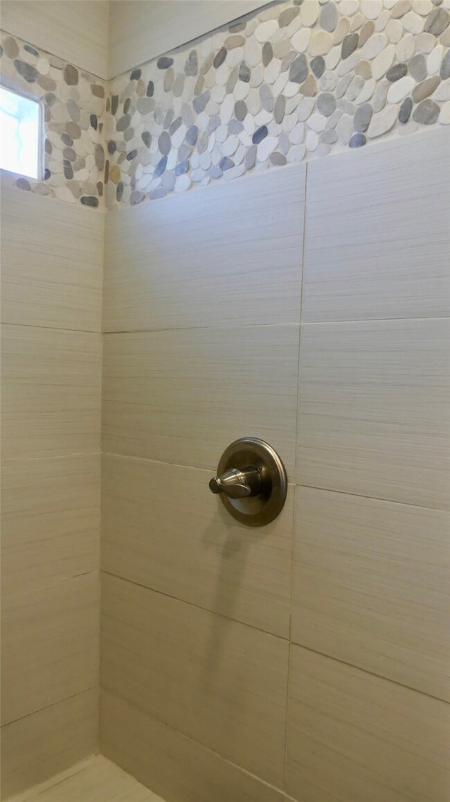 Building Photo - 58 Lakeside Dr