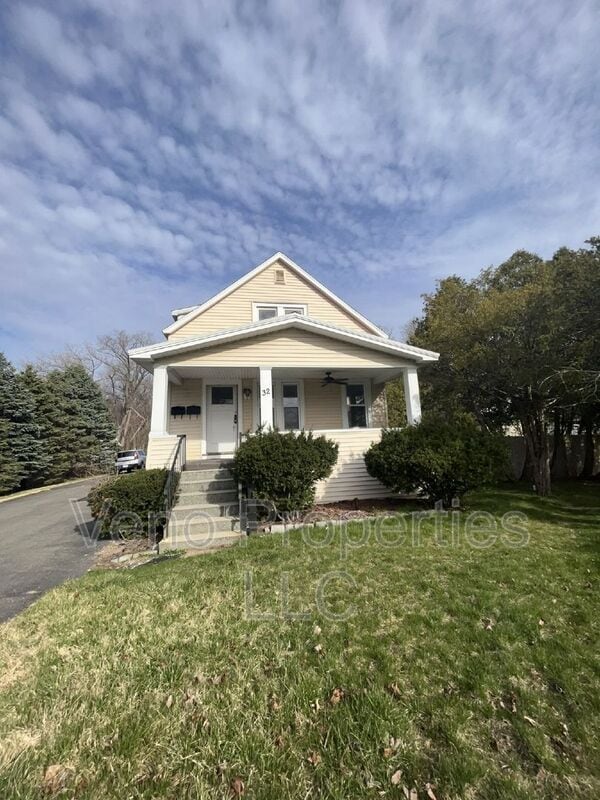 Primary Photo - 32 Russell Rd