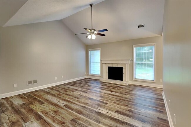 Building Photo - 3564 Saddlebrook Dr