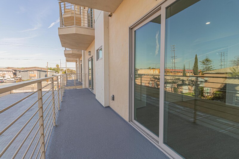 Building Photo - 3672 W Imperial Hwy