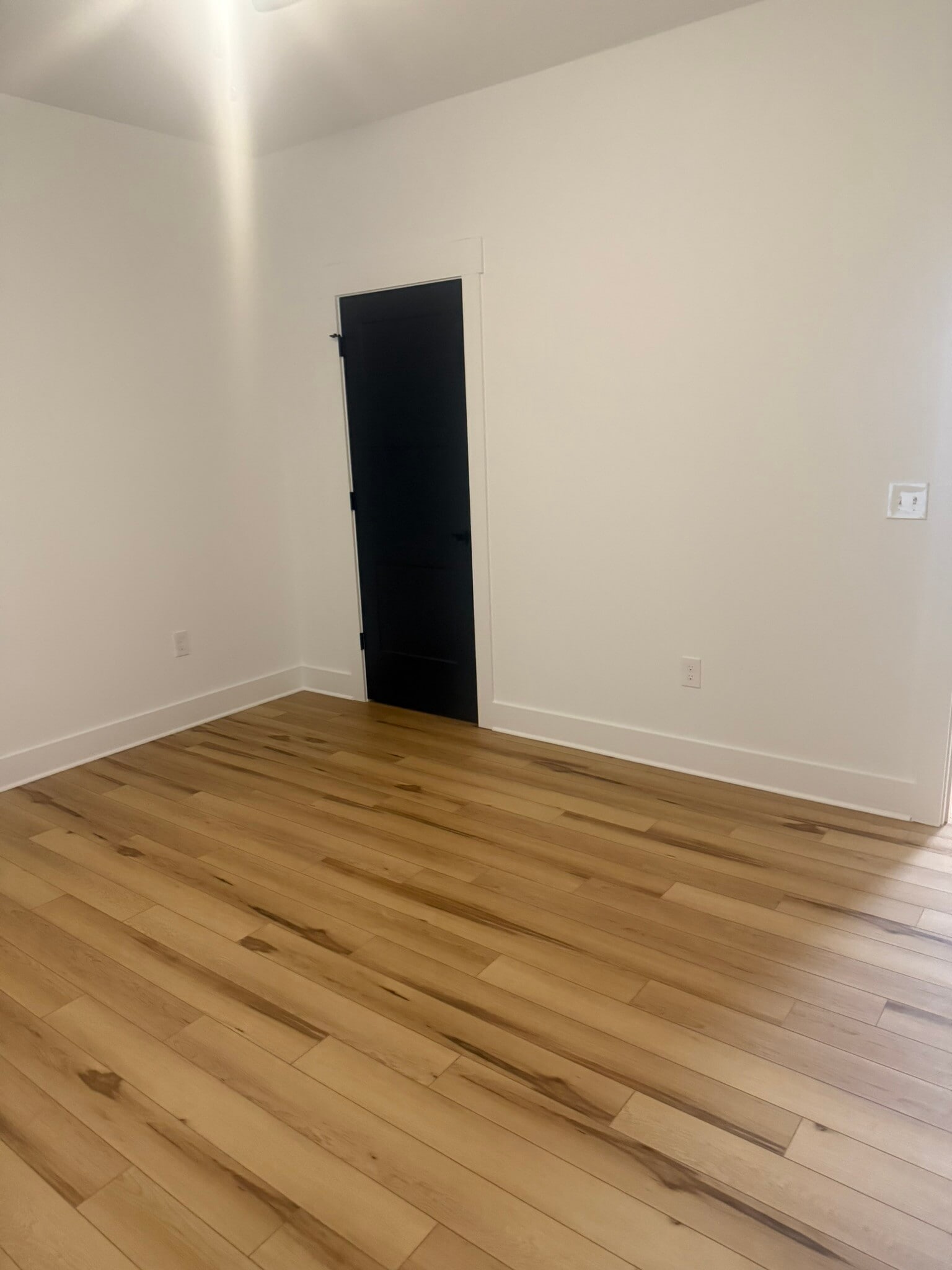 Building Photo - 420 Sloop St