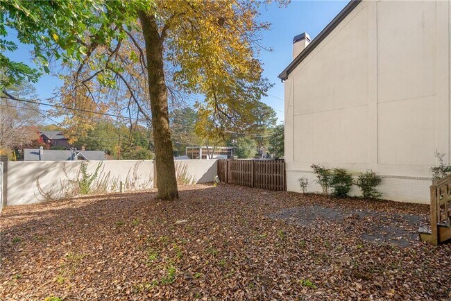 Building Photo - 4200 Roswell Rd NE