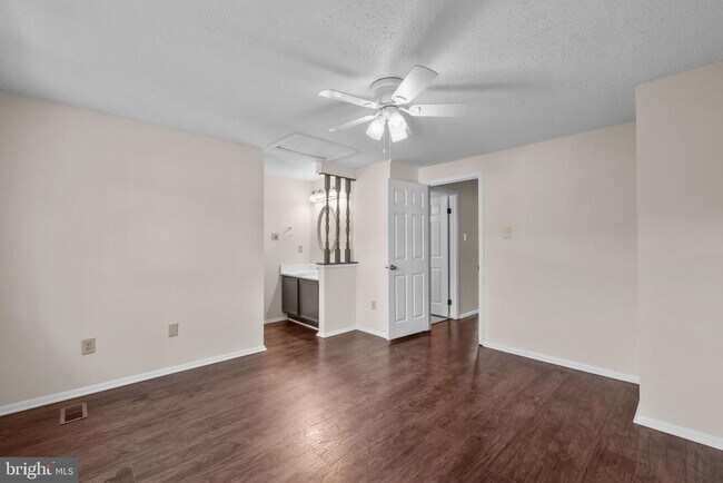 Building Photo - 6832 Heatherway Ct