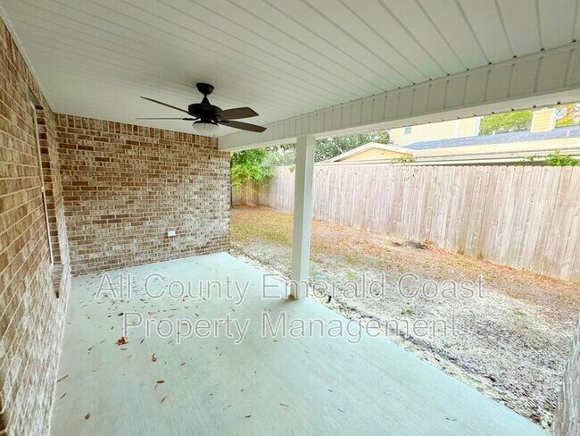 Building Photo - 481 Kelly St