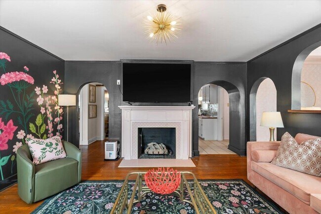 Building Photo - 1790 Lyndale Ave