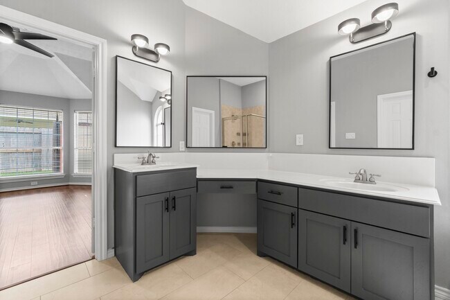 Building Photo - 3007 Rustic Gardens Dr
