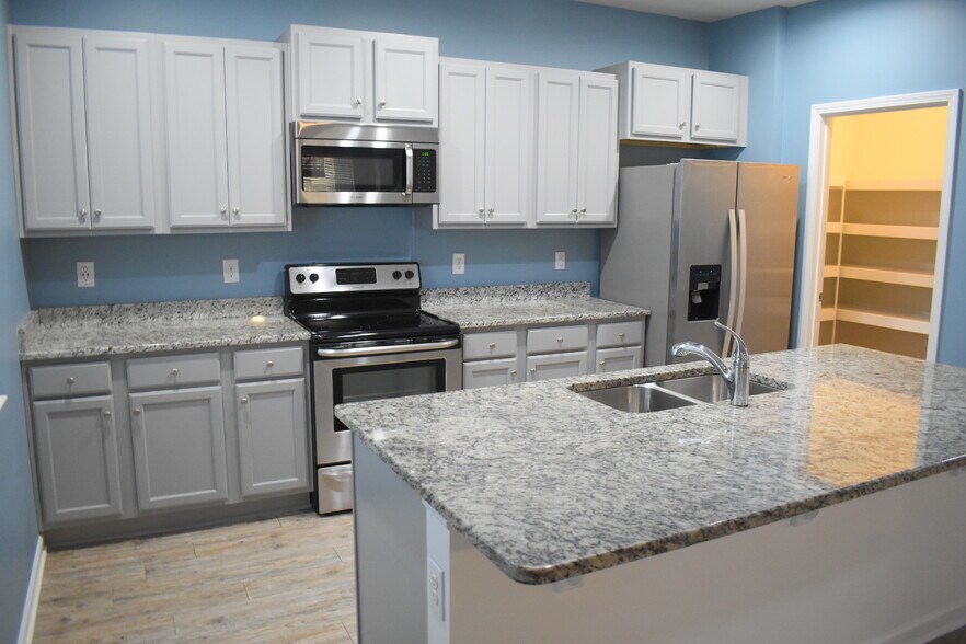 Building Photo - 145 Presley Ln