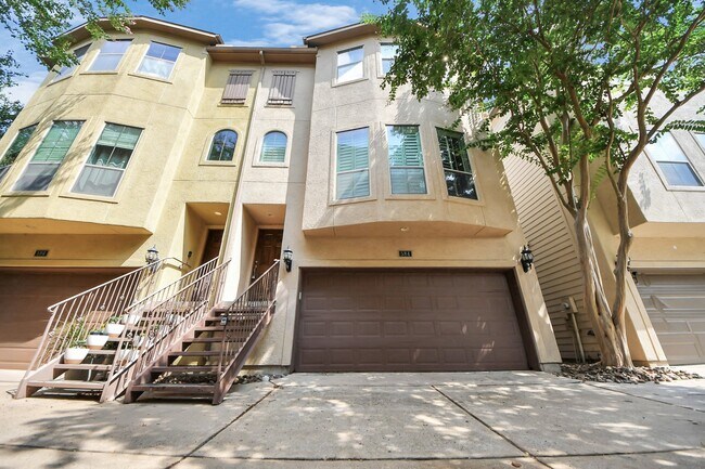 Primary Photo - 584 Bomar St
