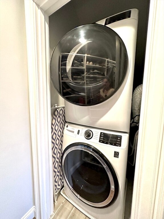 Building Photo - 371 Main St