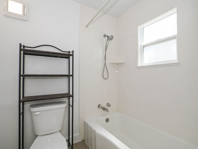 Building Photo - 3 Bed Bungalow Near BYU & UVU – Large Private Yard