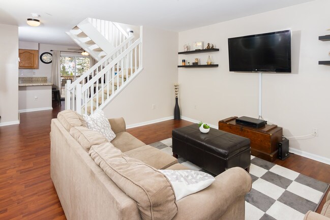 Building Photo - 707 Lions Gate Ln