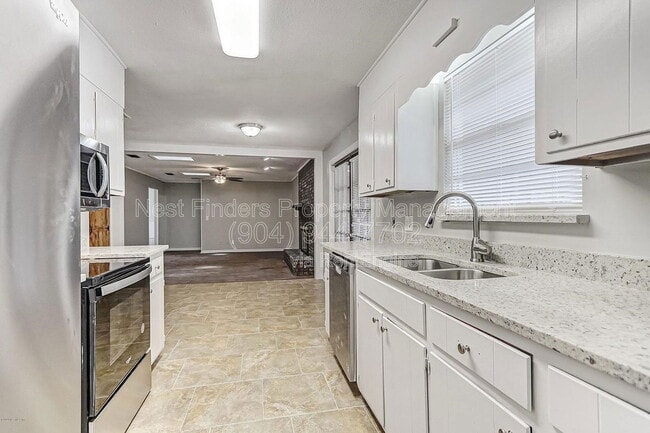 Building Photo - 1758 Alder Dr