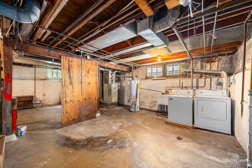 Building Photo - 44 N Spring Ave