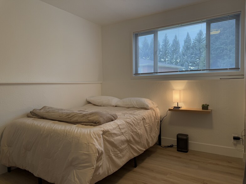 Building Photo - 2260 Richards Ave