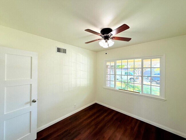 Building Photo - 17535-17537 Baltar Street