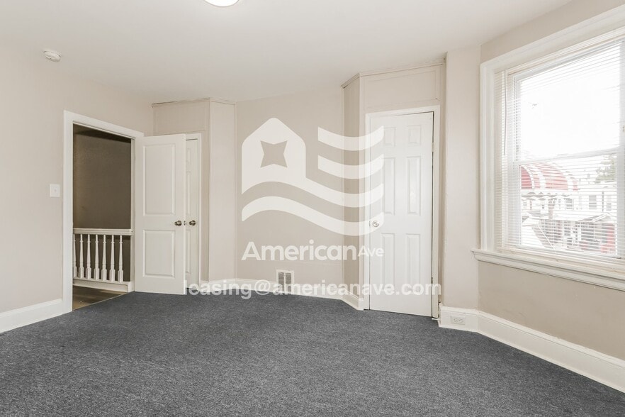 Building Photo - 330 N Robinson St