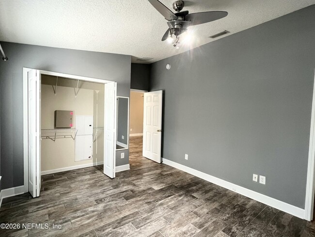 Building Photo - 7058 Snowy Canyon Dr