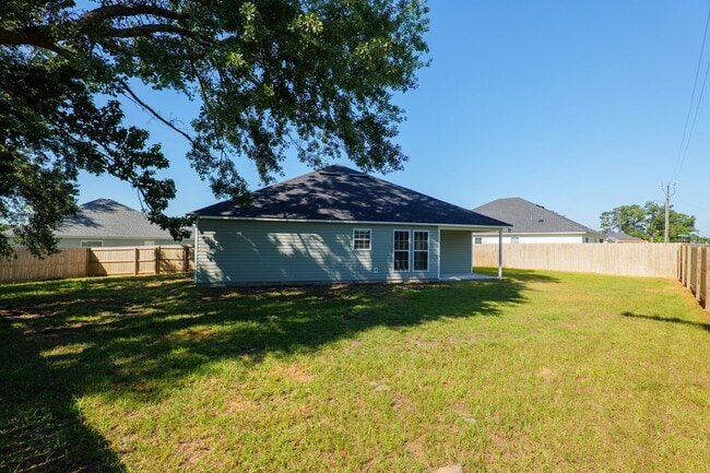 Building Photo - Don't Miss Out On This One!
