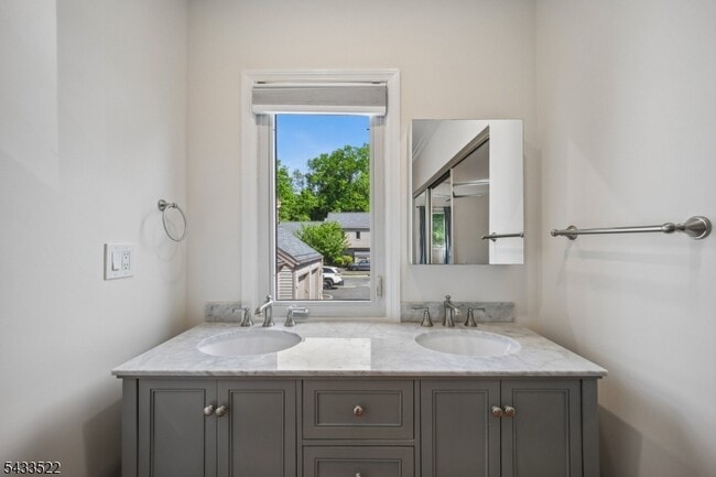 Building Photo - 5E Somerset Hills Village