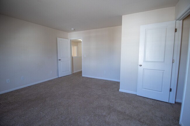 Building Photo - 141 Hay Meadow Ln