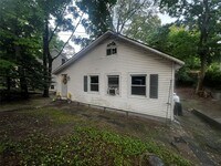Building Photo - 37 Rosewood Rd