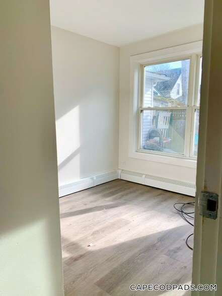 Building Photo - 6 W Central Ave