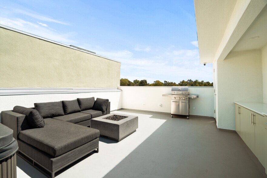 Building Photo - 10393 Tag Ln