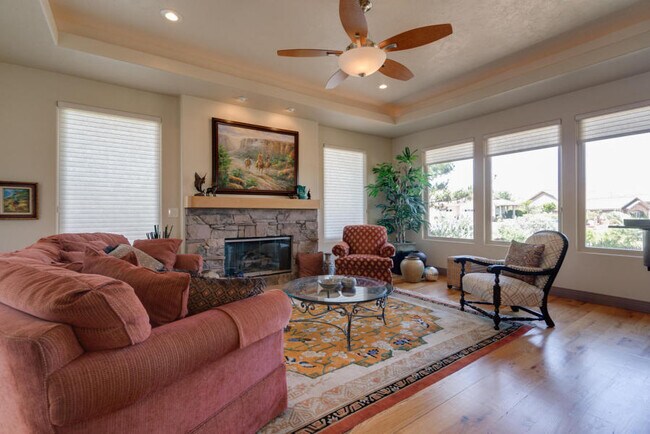 Building Photo - Stunning Luxury Home in Green Springs with...