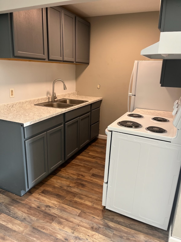 Building Photo - 20-60-60 S Linden Rd