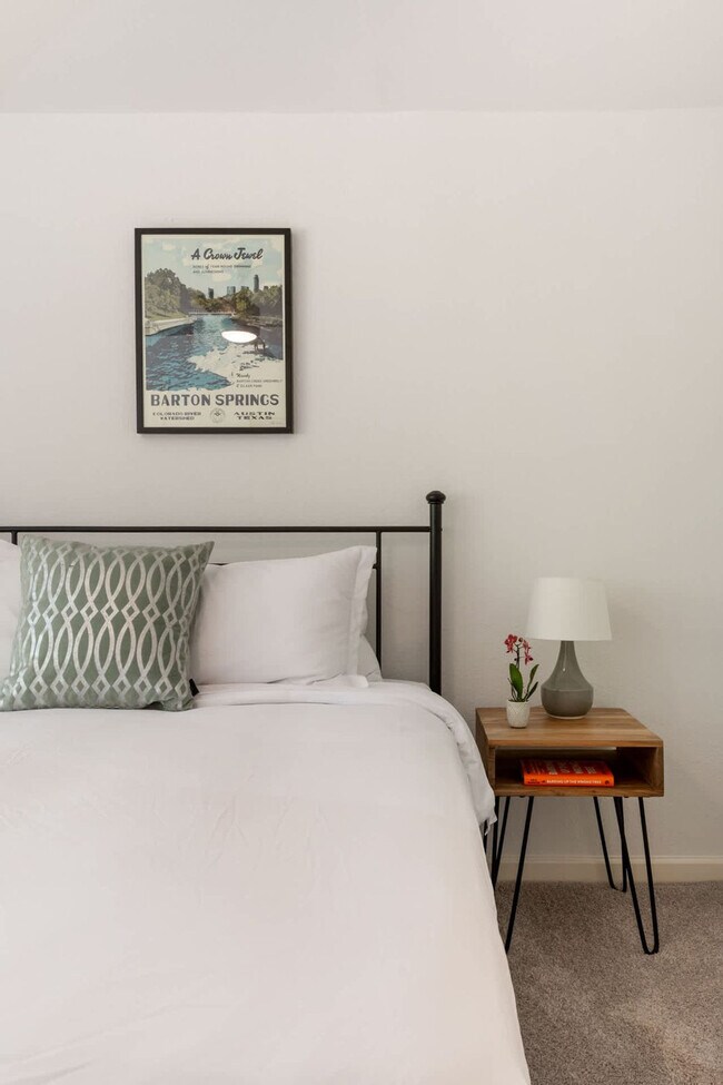 Building Photo - 802 Ramble Ln