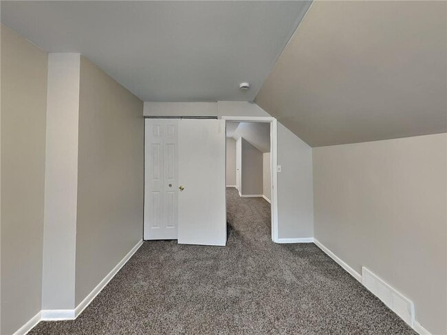 Building Photo - 3551 N Knox Ave