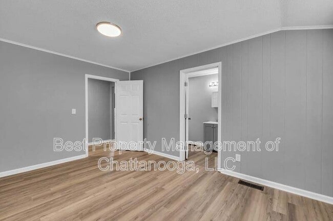 Building Photo - 5506 Sunnydell Ln