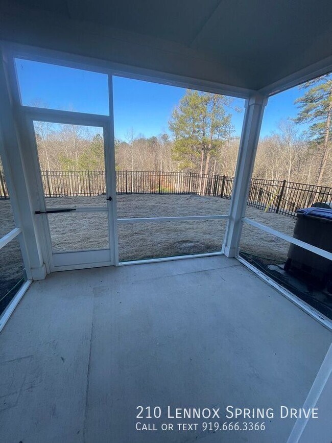 Building Photo - 210 Lennox Spring Dr