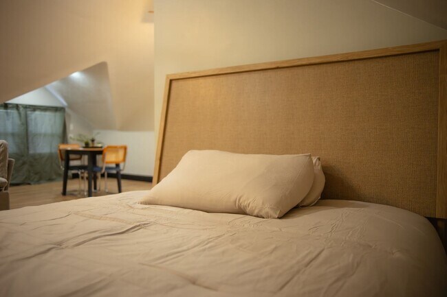 Building Photo - 4174 Cass St